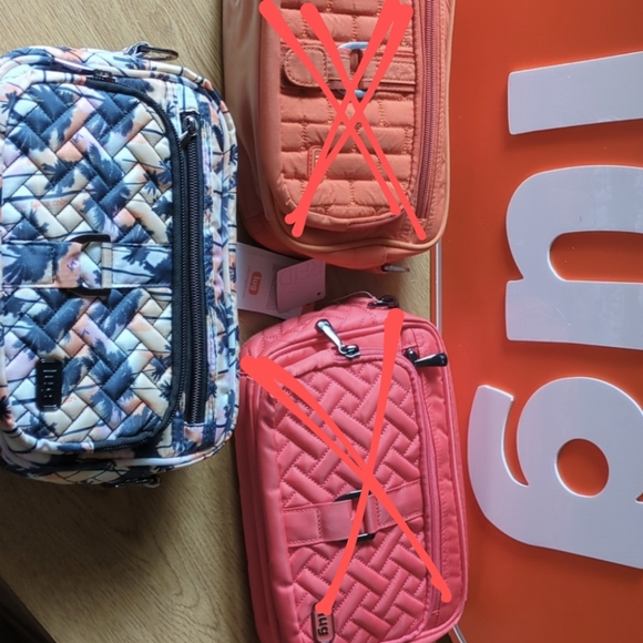 Copied to allow another purchase - Lug Carousels - Picture 2 of 5